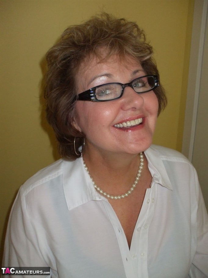 chris pry add Blow Job Old Lady photo