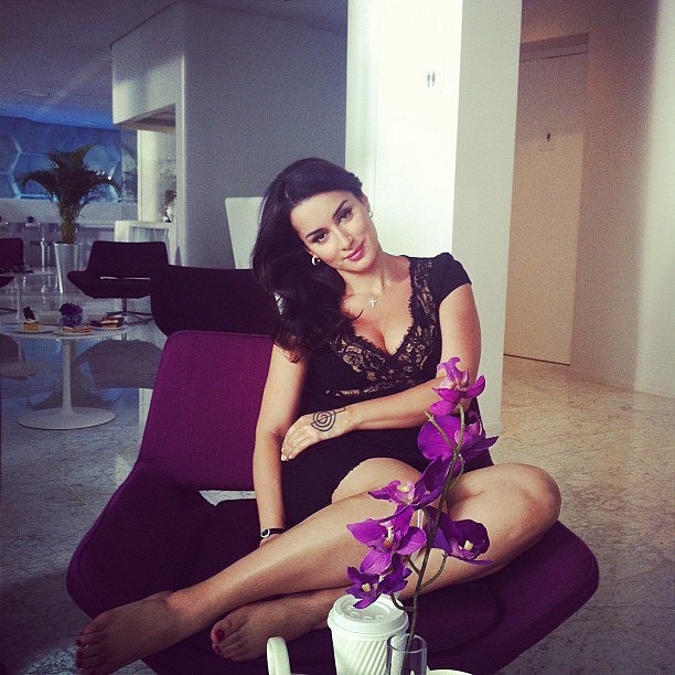 ann siriporn add Diety Tina photo