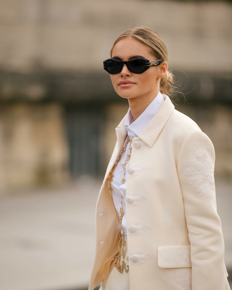 cosmin marius add Claire Roose photo