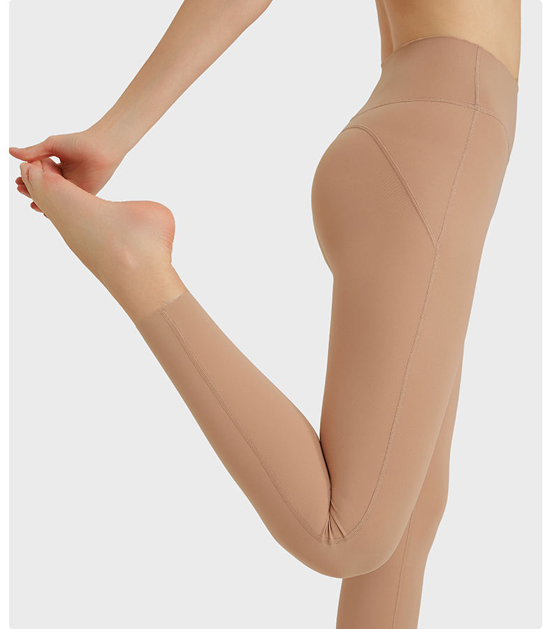 caroline ricketts add Spandex Camel Toe photo
