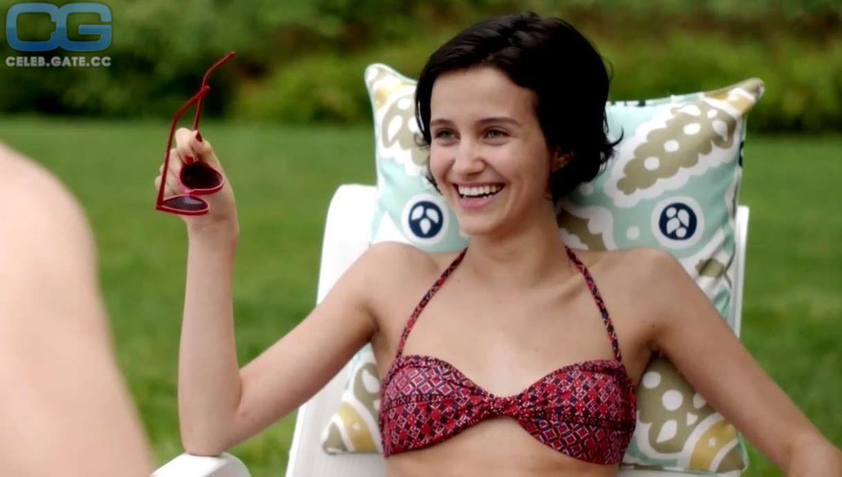 asif babu add Julia Goldani Telles Nude photo