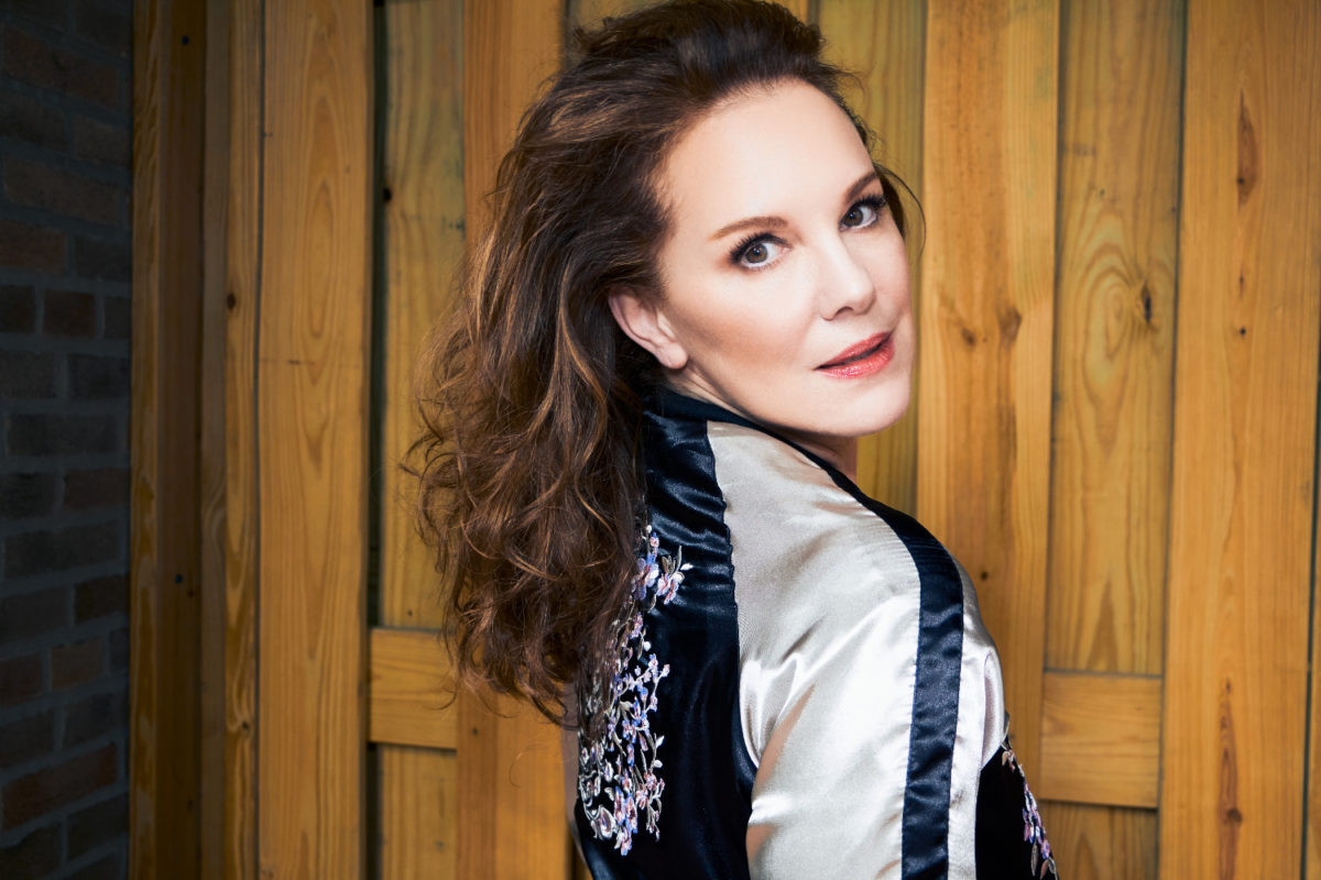 carolyn g krug add Elizabeth Perkins Hot photo
