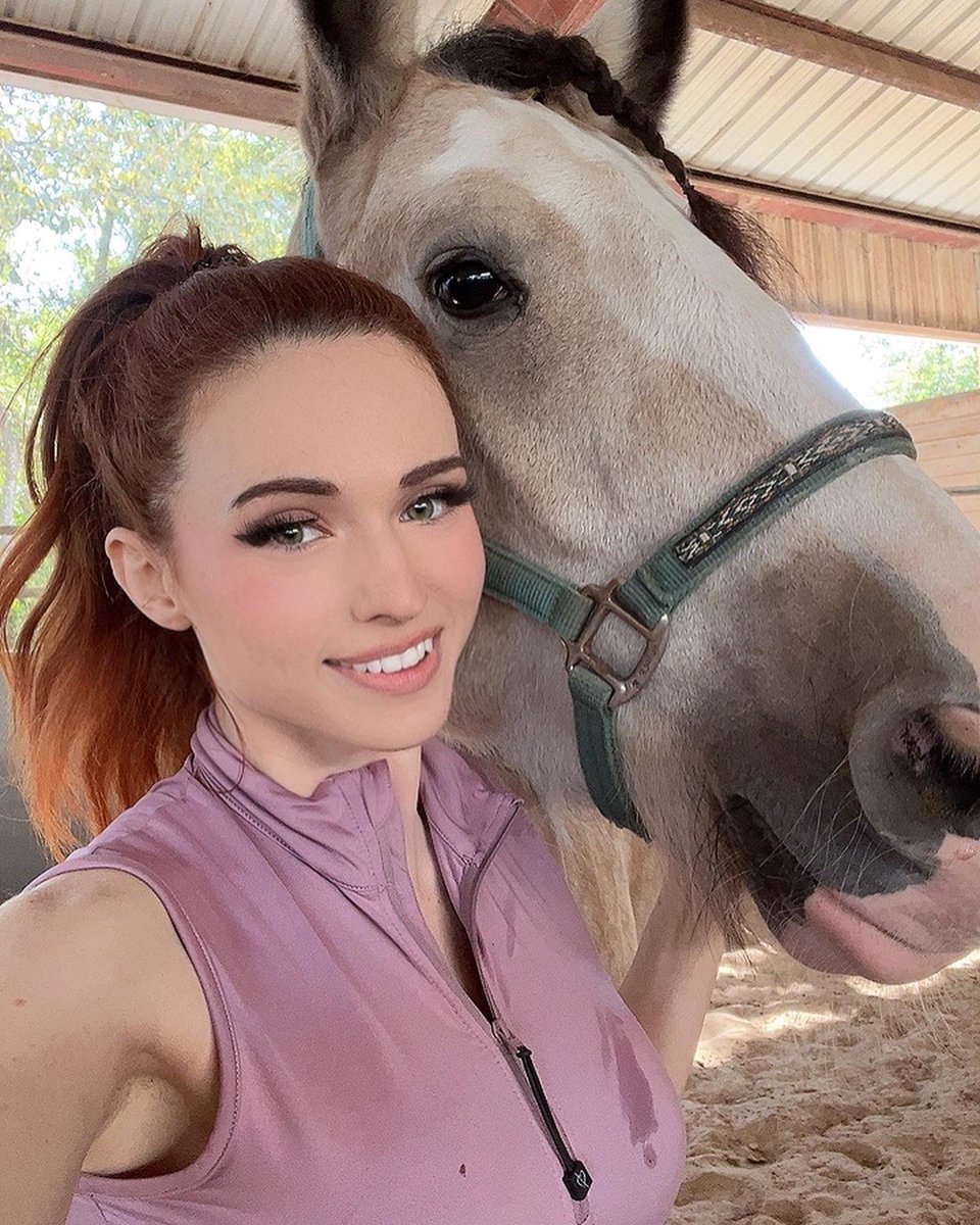 angela hoodless add Amouranth Leked photo