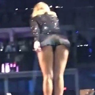 charles j lee add Taylor Swift Hot Nude photo