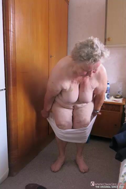 charles paul add Old Mature Masturbate photo