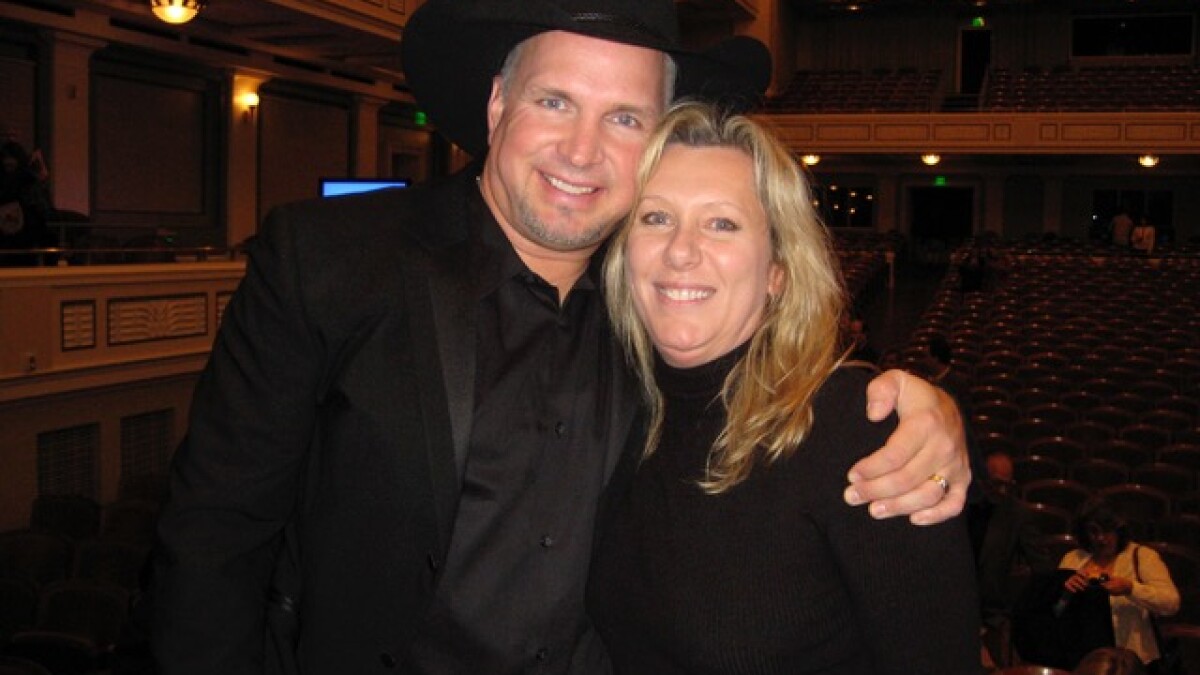 daniel glines add Cindy Sinclair photo