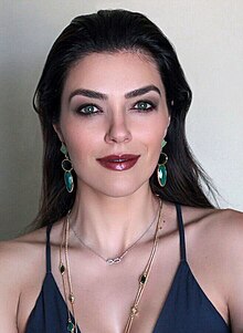 darryl del rosario add Adrianne Curry Height photo