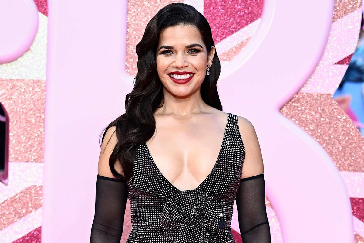 della sanderson add Ava Ferrera photo