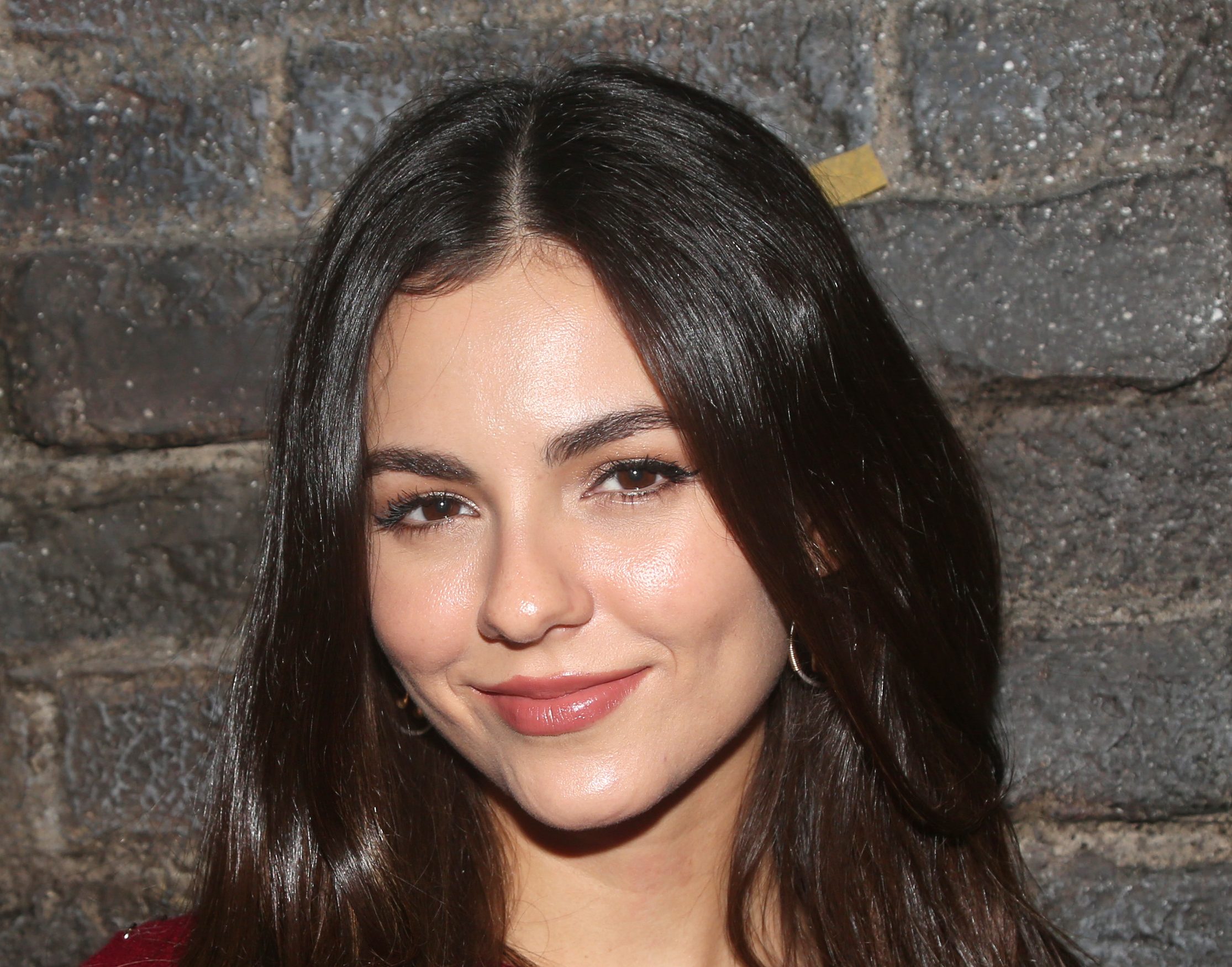 corissa lee add Victoria Justice Pron photo