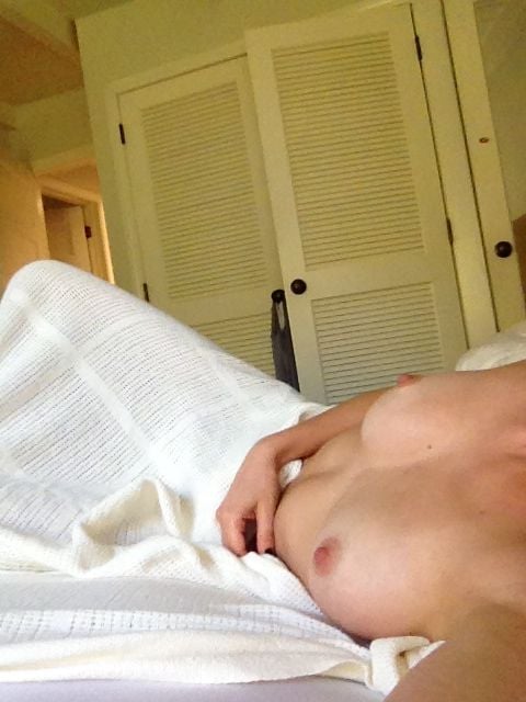 clinton schneider add Lizzy Caplan Tits photo