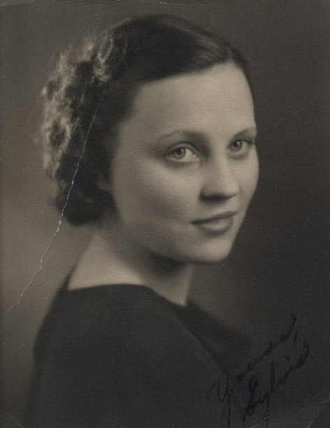 alicia kruger add Sylvia Laurent photo