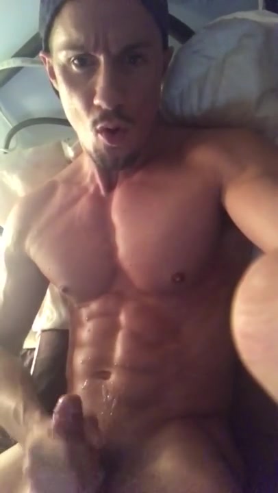 david artadi add Muscle Man Cums photo