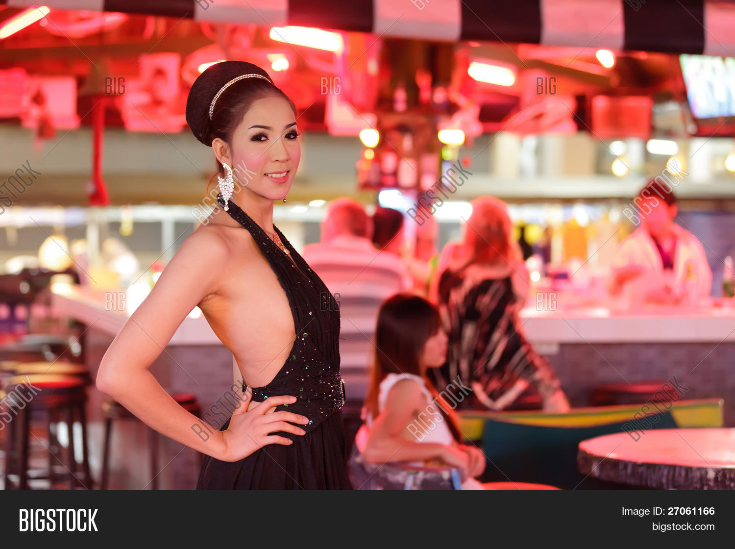 auldriege digo add Ladyboy Grace photo