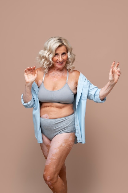bryan hanley add Older Woman Undress photo