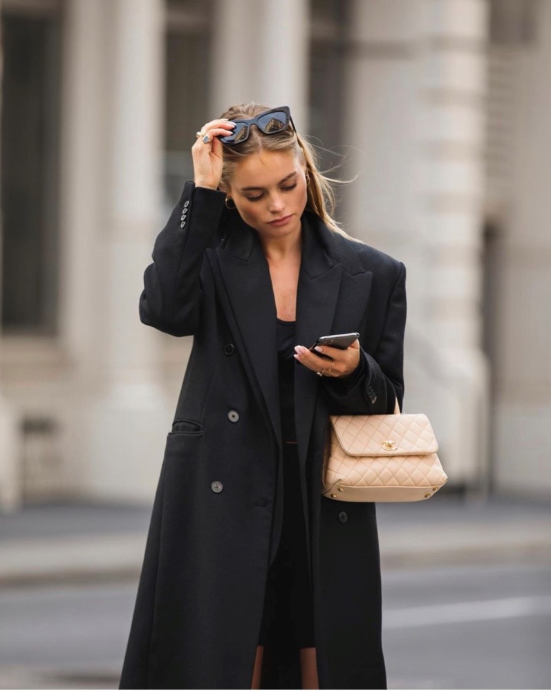 ahlen reuel add Claire Roose photo