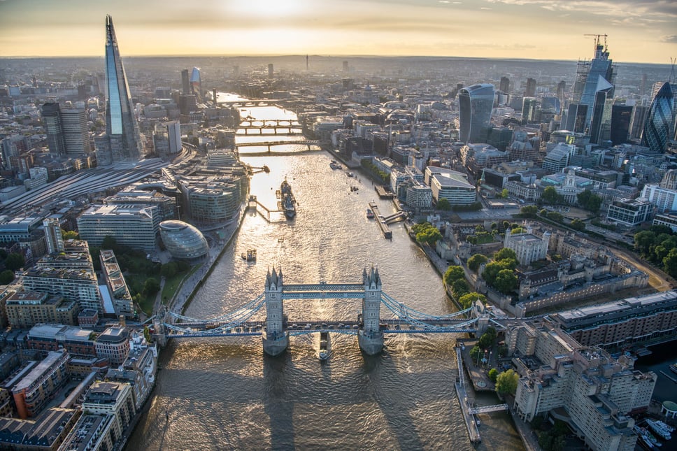 christy choi add London River Rimming photo