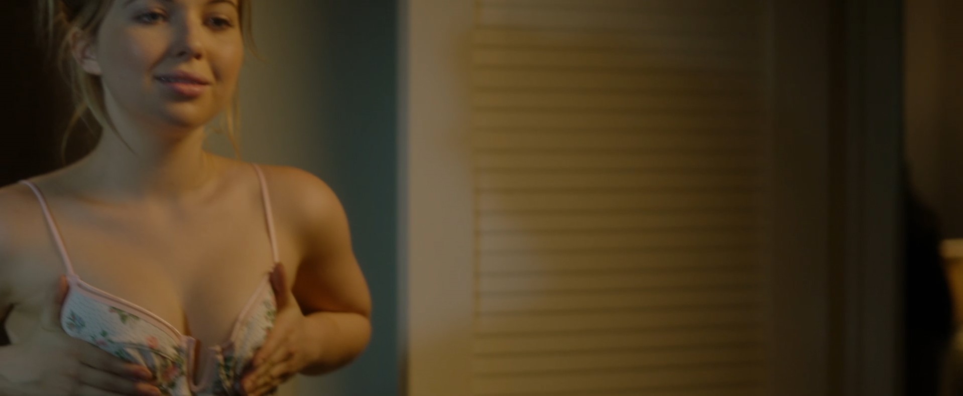 cory box add Sammi Hanratty Nude photo
