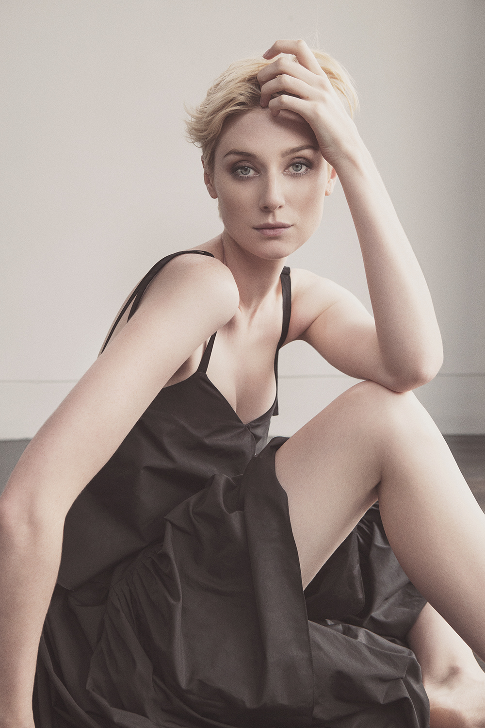 devona tucker add Elizabeth Debicki Sexy photo
