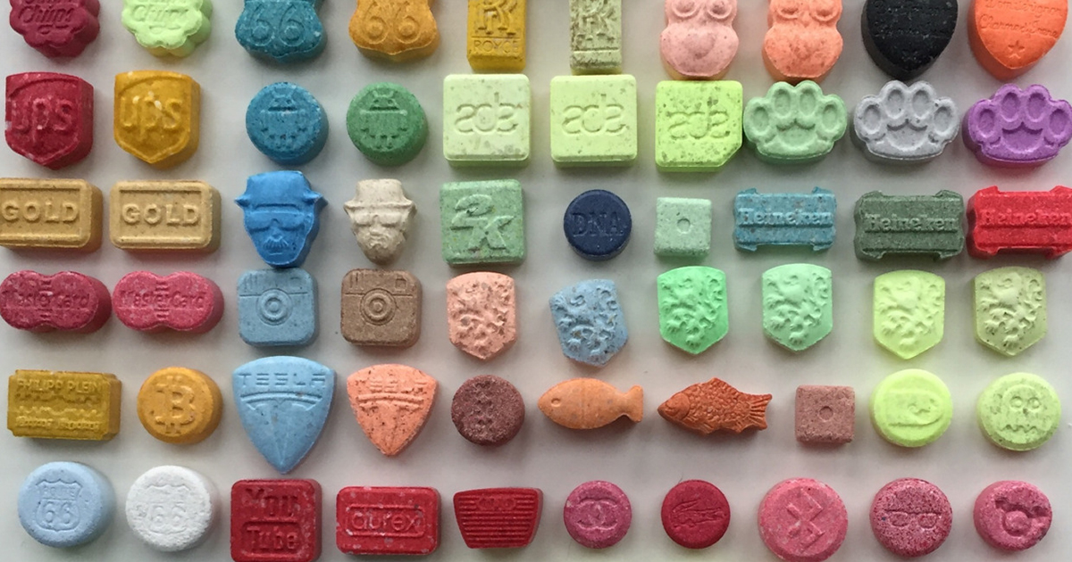 charlotte crandall add Mdma Threesome photo