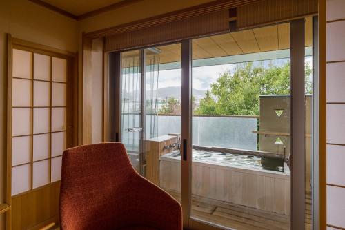 ana sulistyorini add Japan Glass Room Massage photo