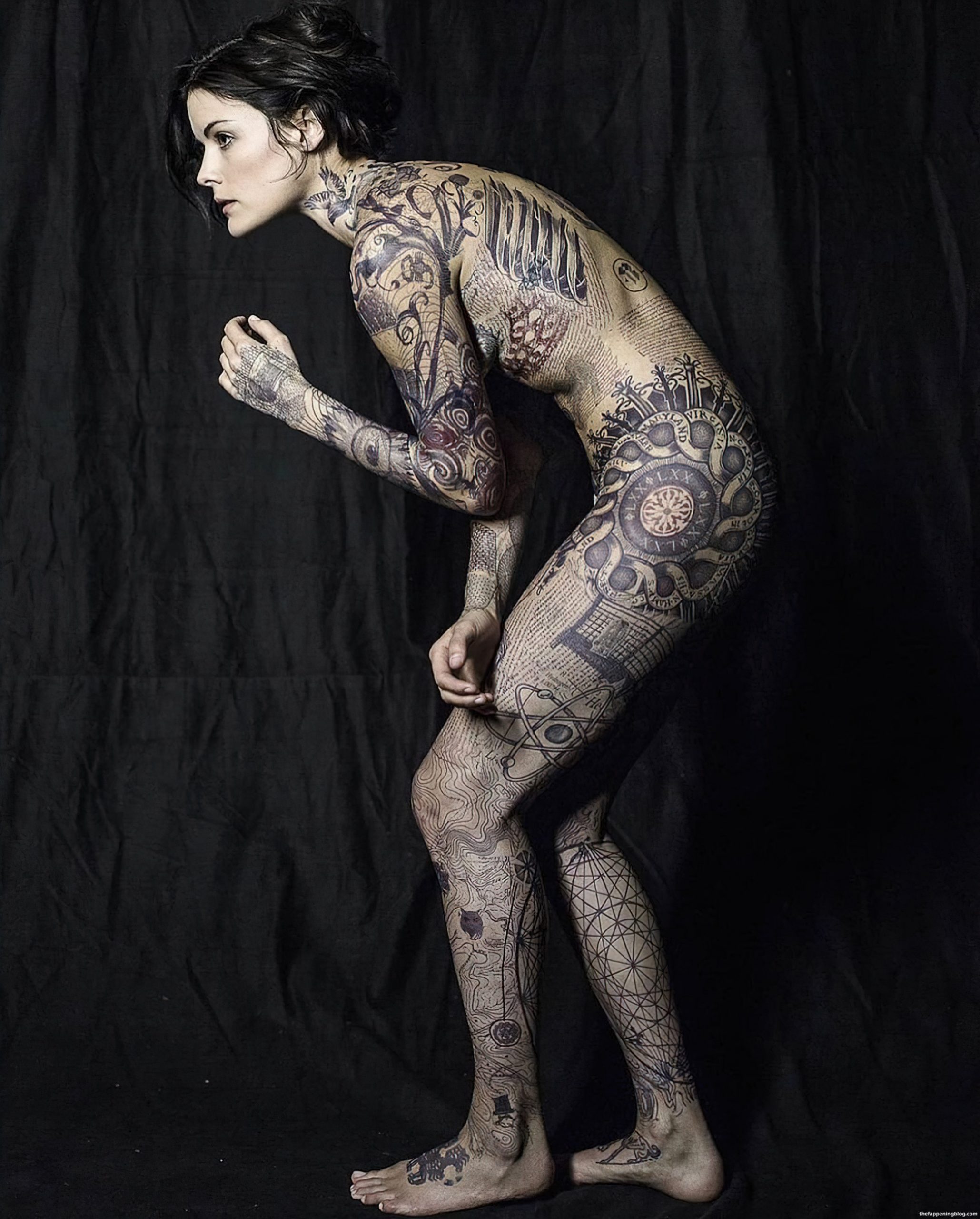 dhave aquino add Jamie Alexander Nude photo