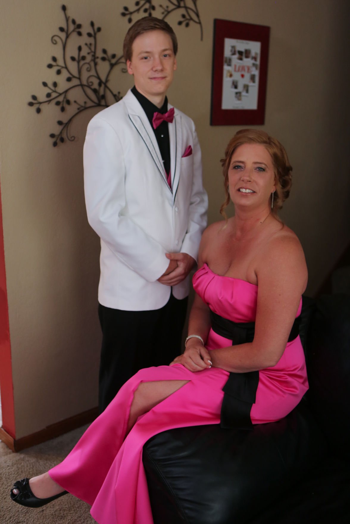 aaron lund add Mother Undresses For Son photo