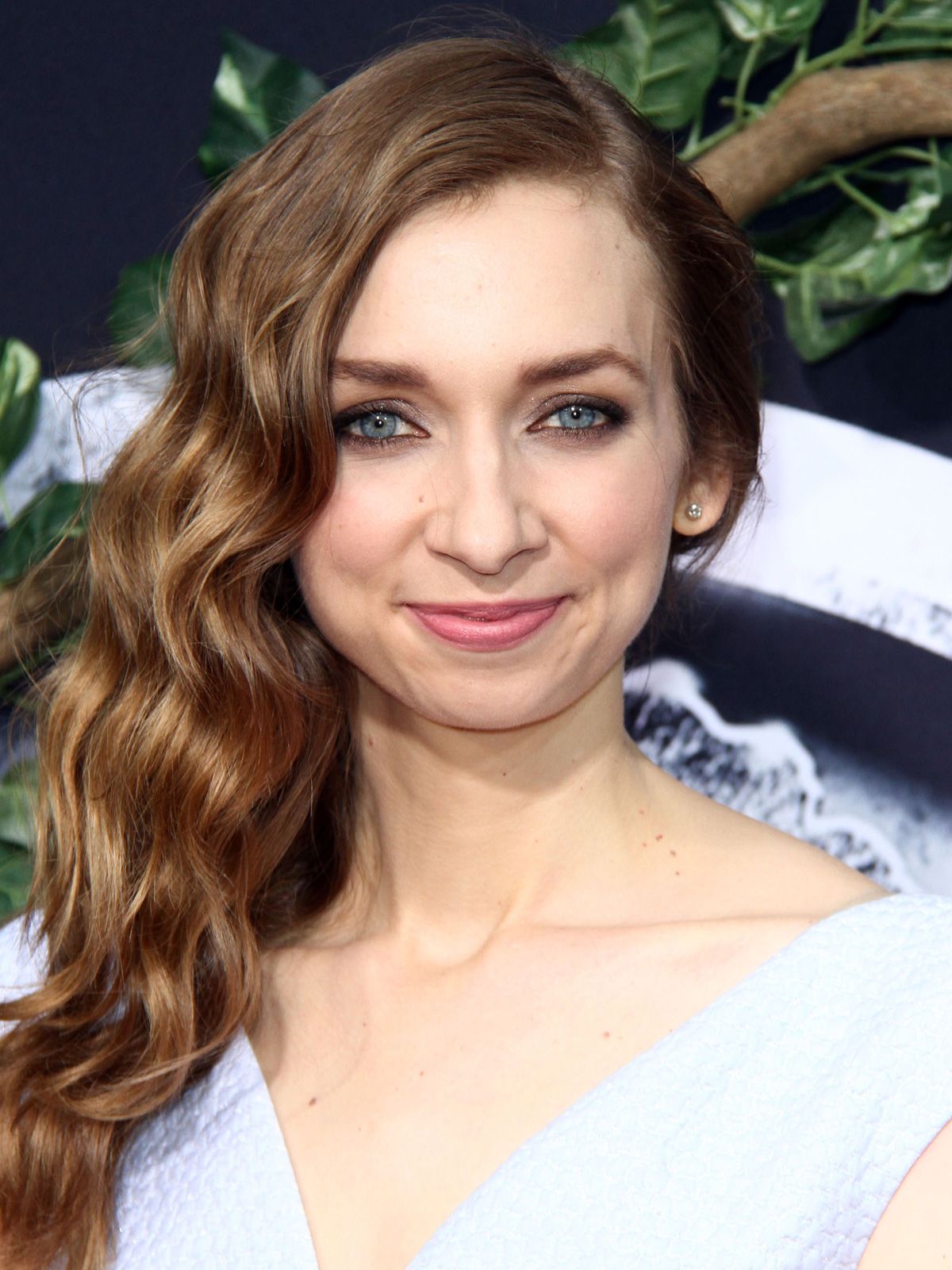boedy liem add Lauren Lapkus Sexy photo