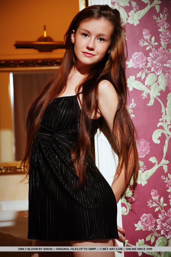 ashley atencio add Emily Bloom Cam photo