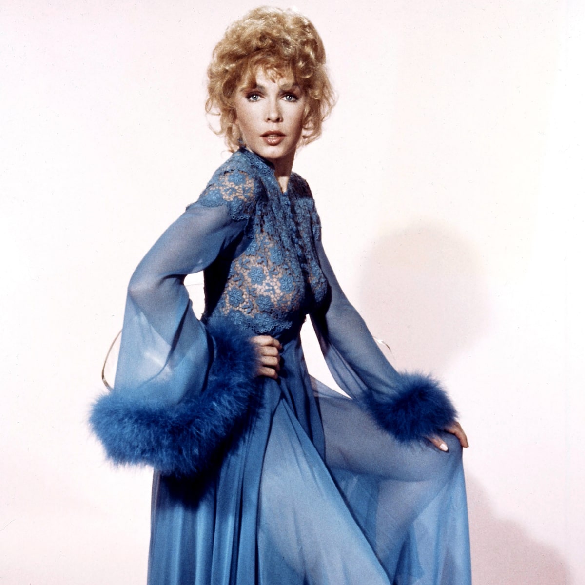 Stella Stevens Nude 3445