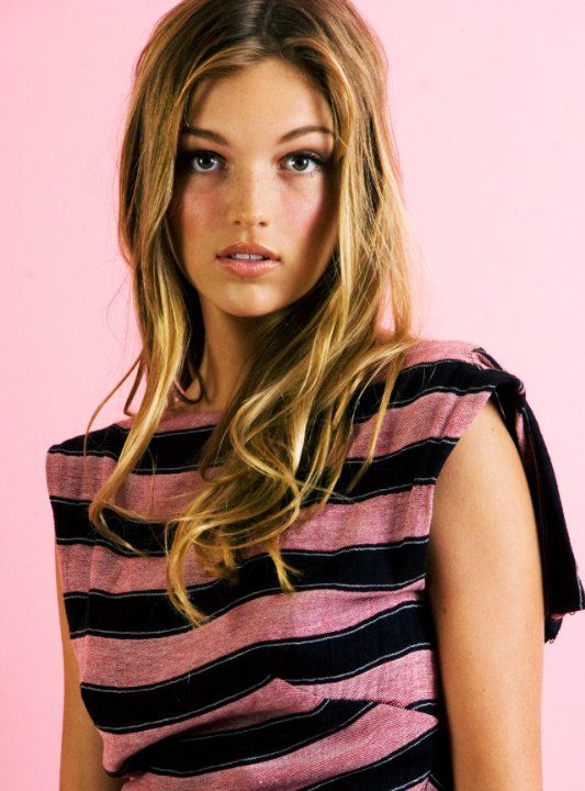 daniel maravilla add Lili Simmons Sexy photo