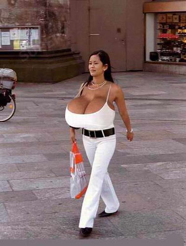 Huge Tits Street 8368