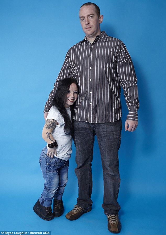 cedric cheah add 6ft Phenomenon Takes 9 Inch Guccithirdleg photo