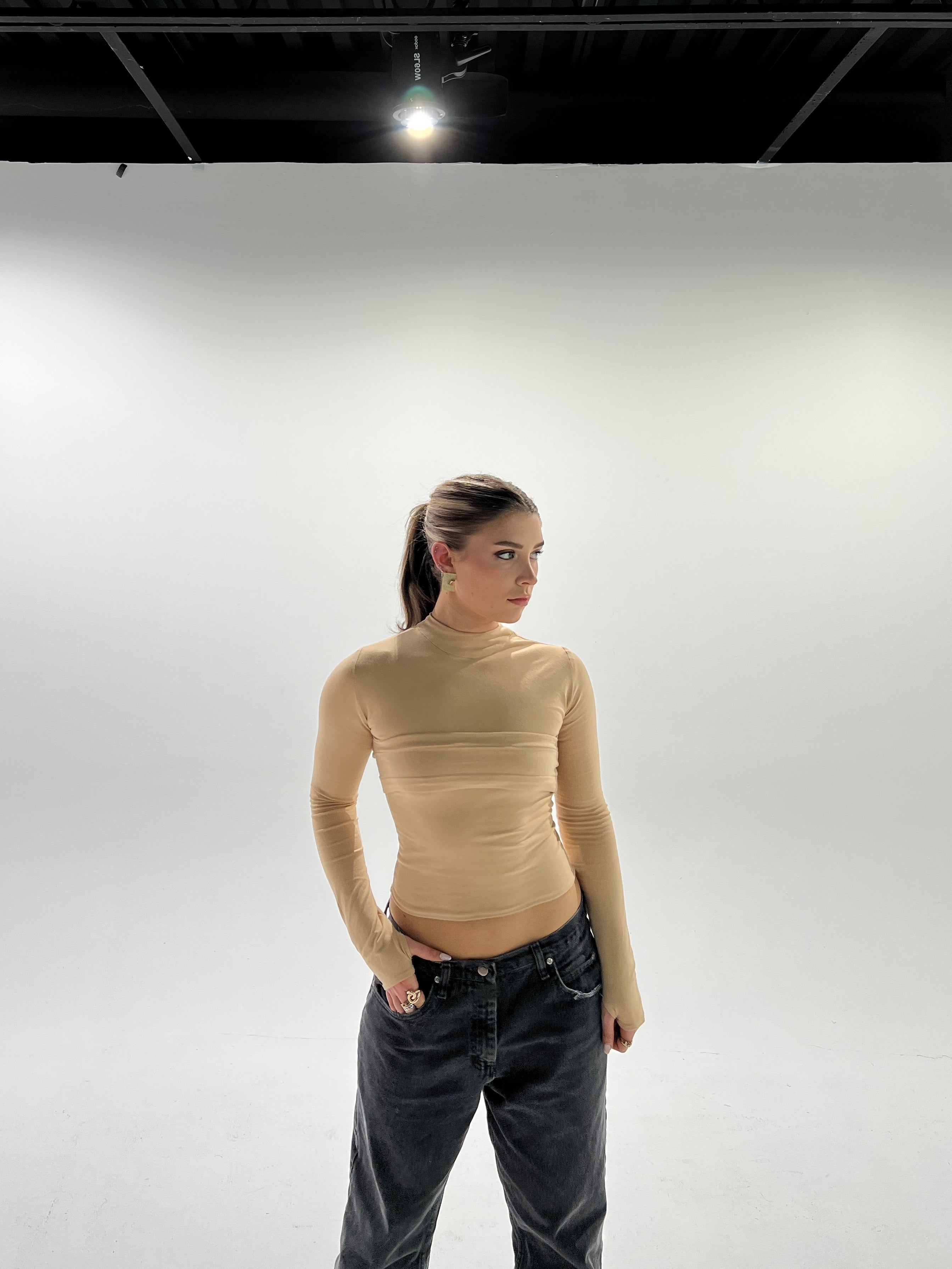 Braless Nude 3882