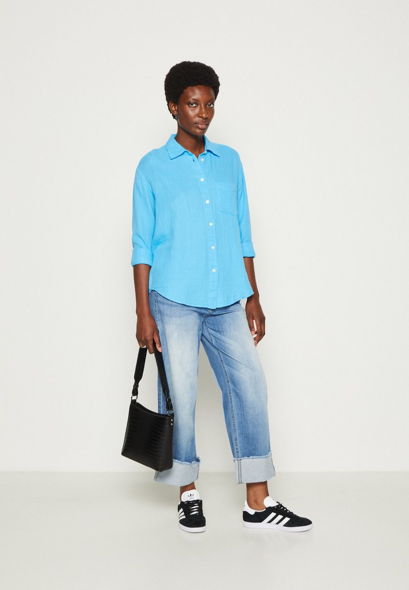 daniel basterfield add Big Downblouse photo