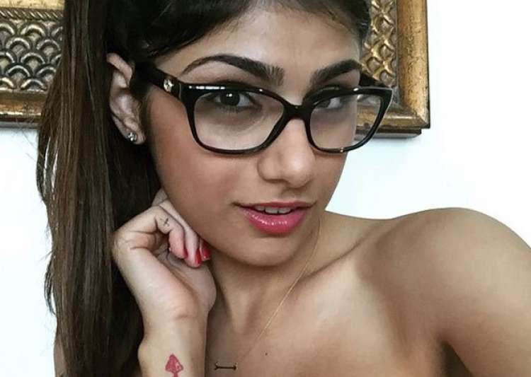 carrie ullman add Mia Khalifa In The Tub photo