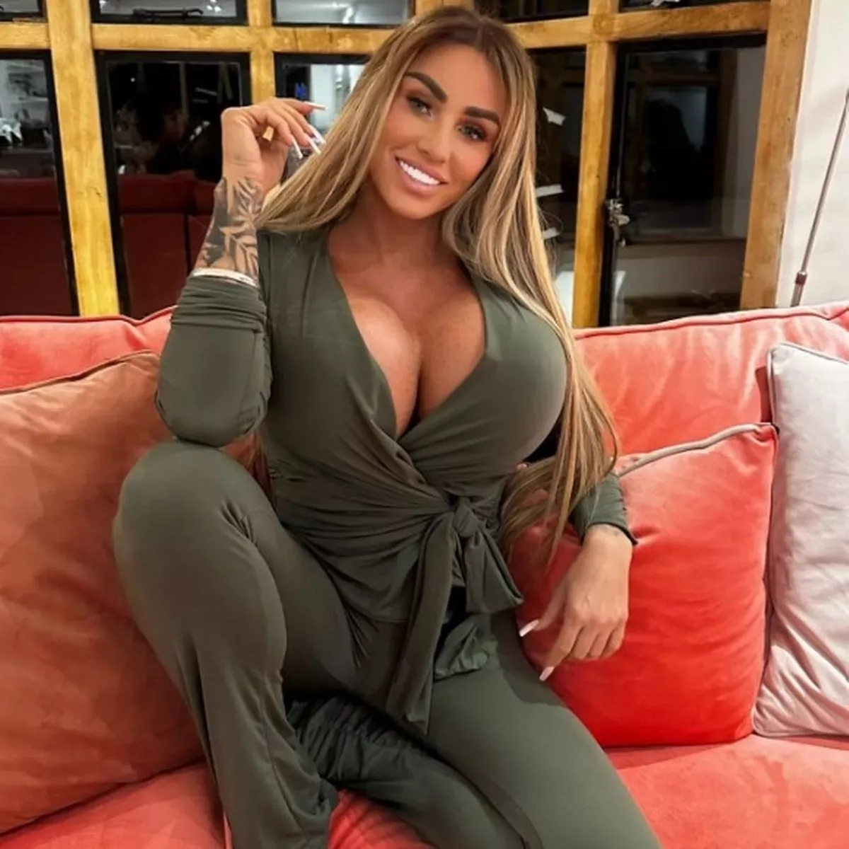 cameron toohey add Bbc And Big Boobs photo