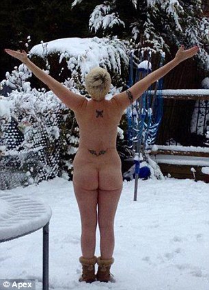 biasa saja add Nude Woman In The Snow photo