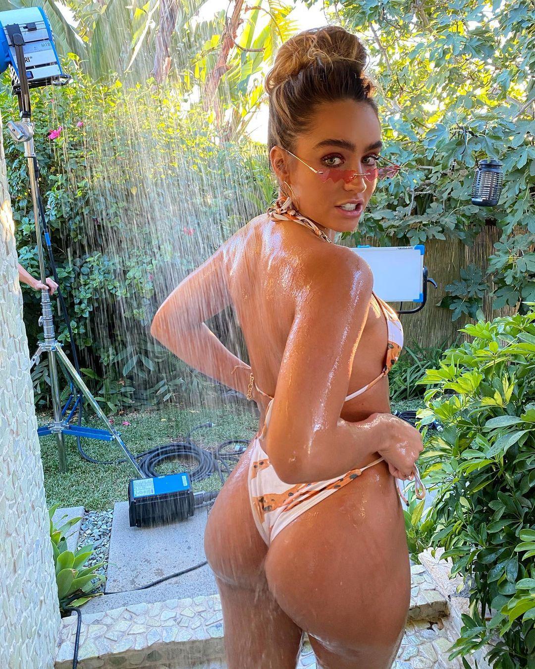 donna m price add Sommer Ray Nude Ass photo
