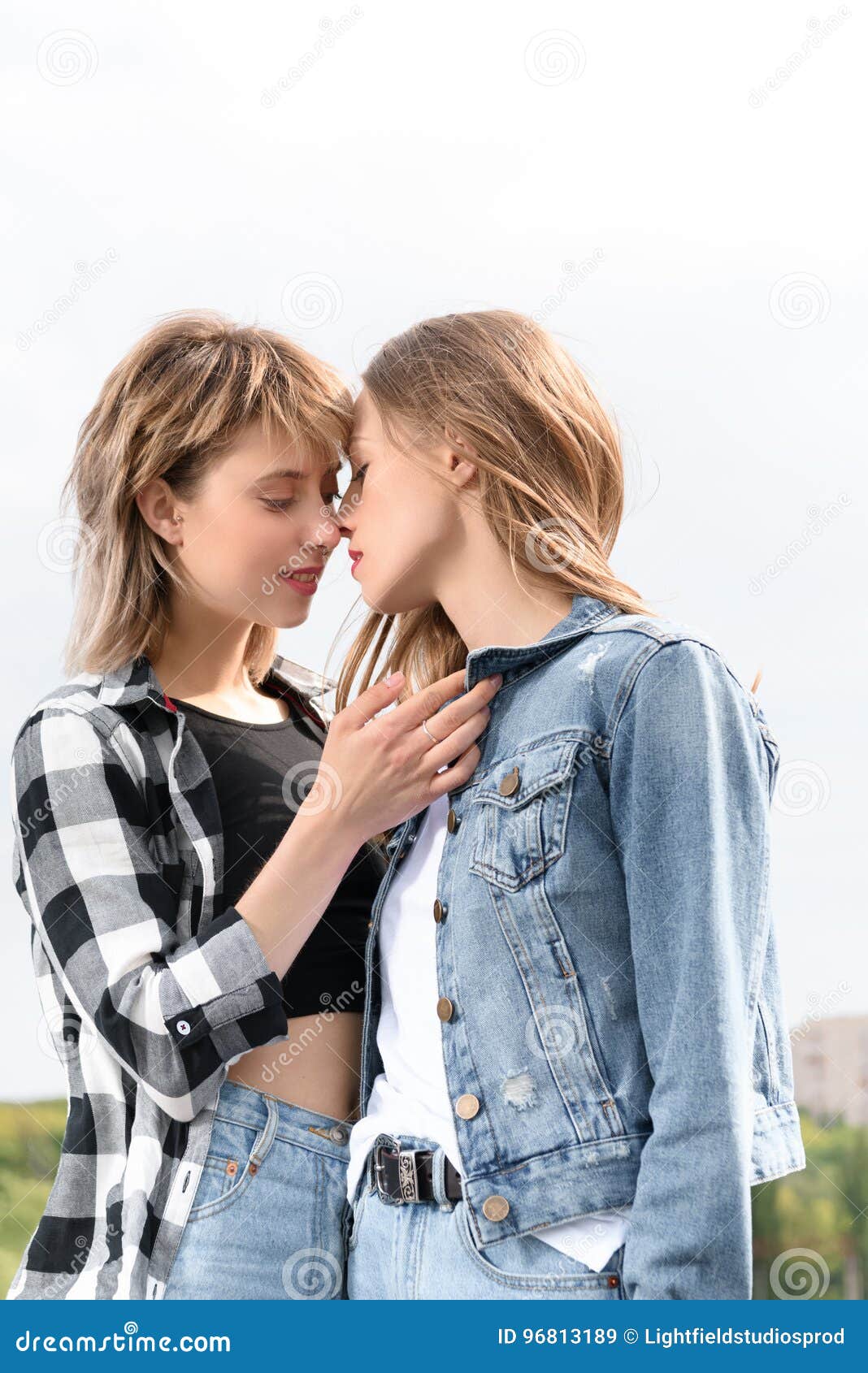 alex goins add Lesbian Brazil Kissing photo