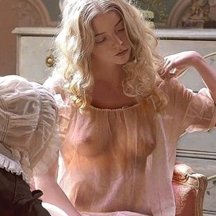 dan duskin add Anna Taylor Joy Naked photo