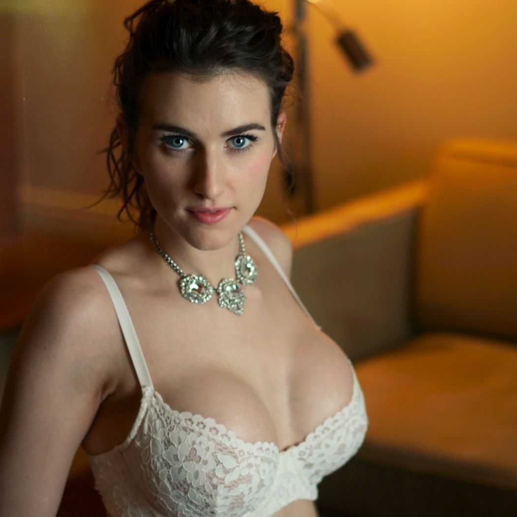 camille silverio add Mia Piper photo