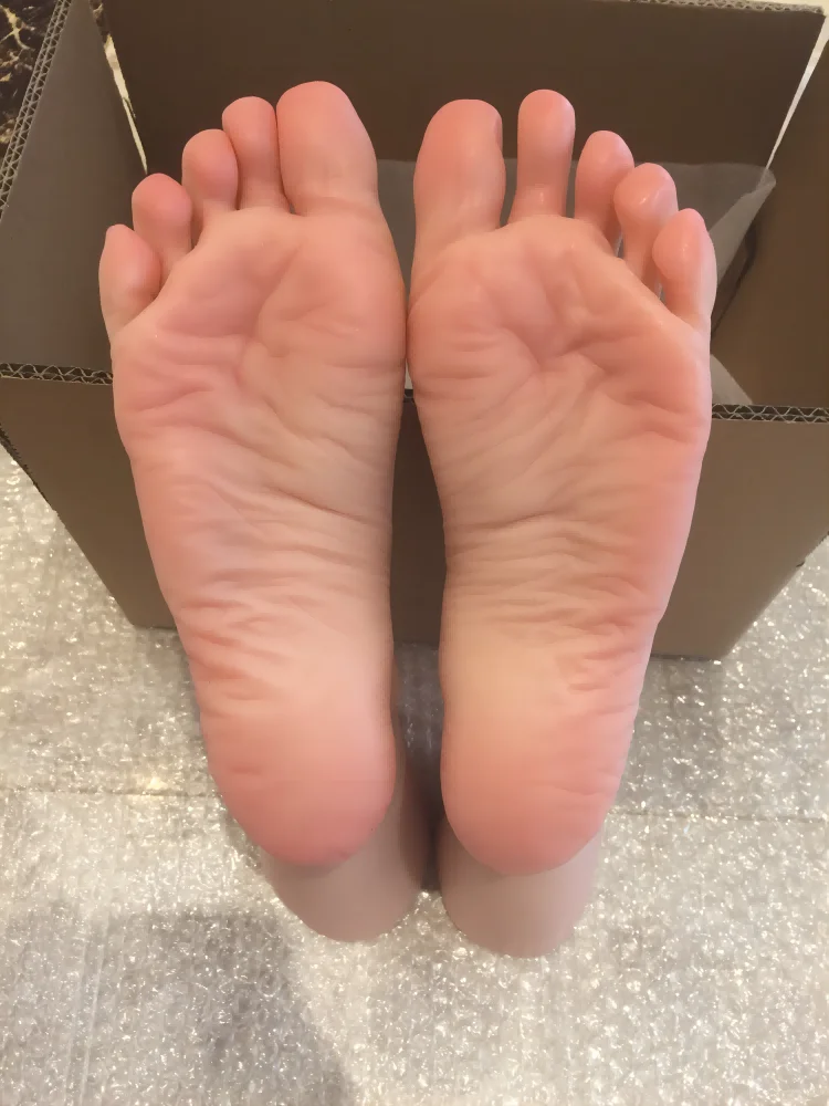 amira moon add Footjob Toys photo