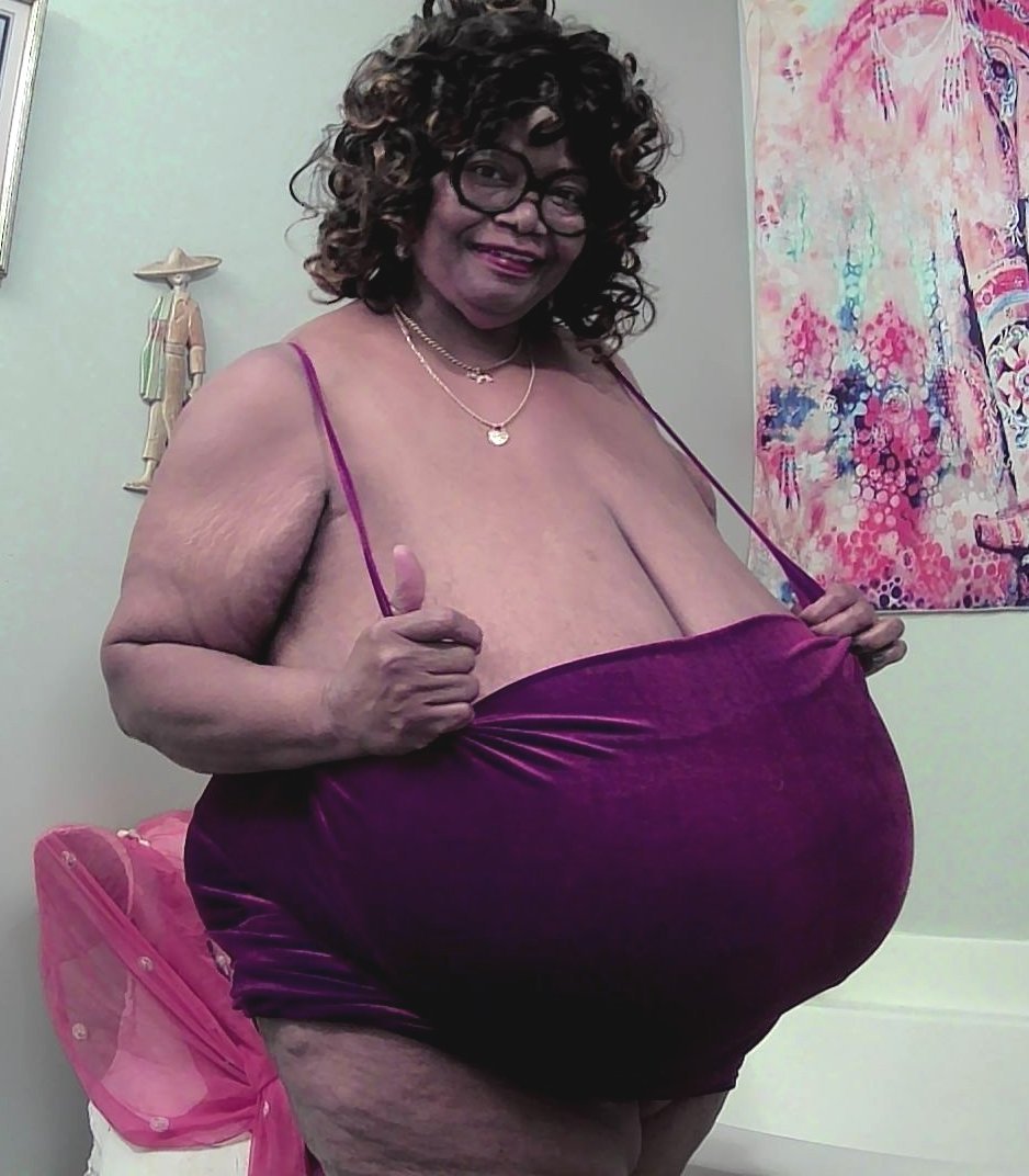dannie vargas add Massive Mom Tits photo