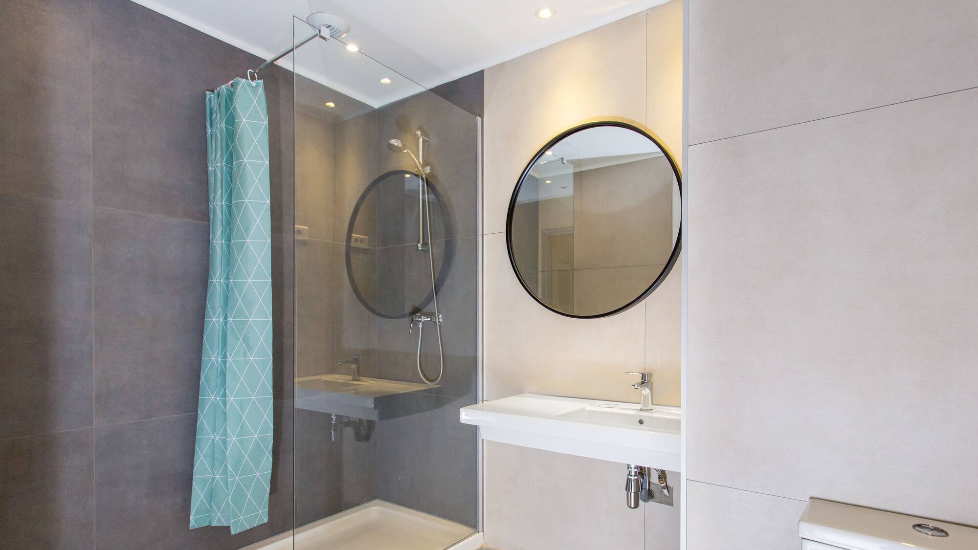 denis andreev add Coed Dorm Shower photo