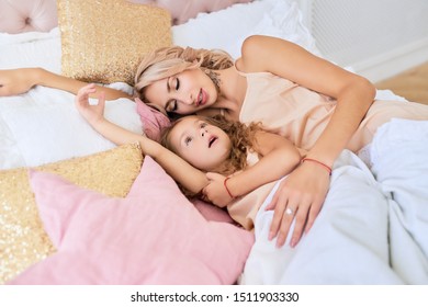 bear butt add Mom Son Sleep Porn photo