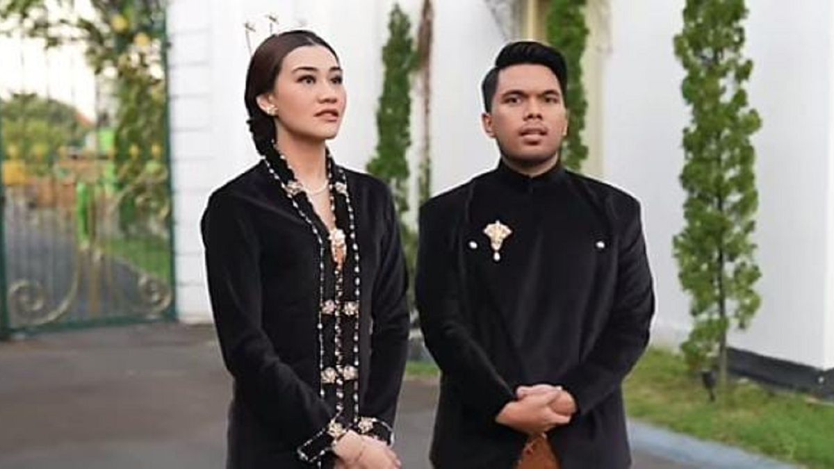 cavin allen add Aaliyah Love Solo photo