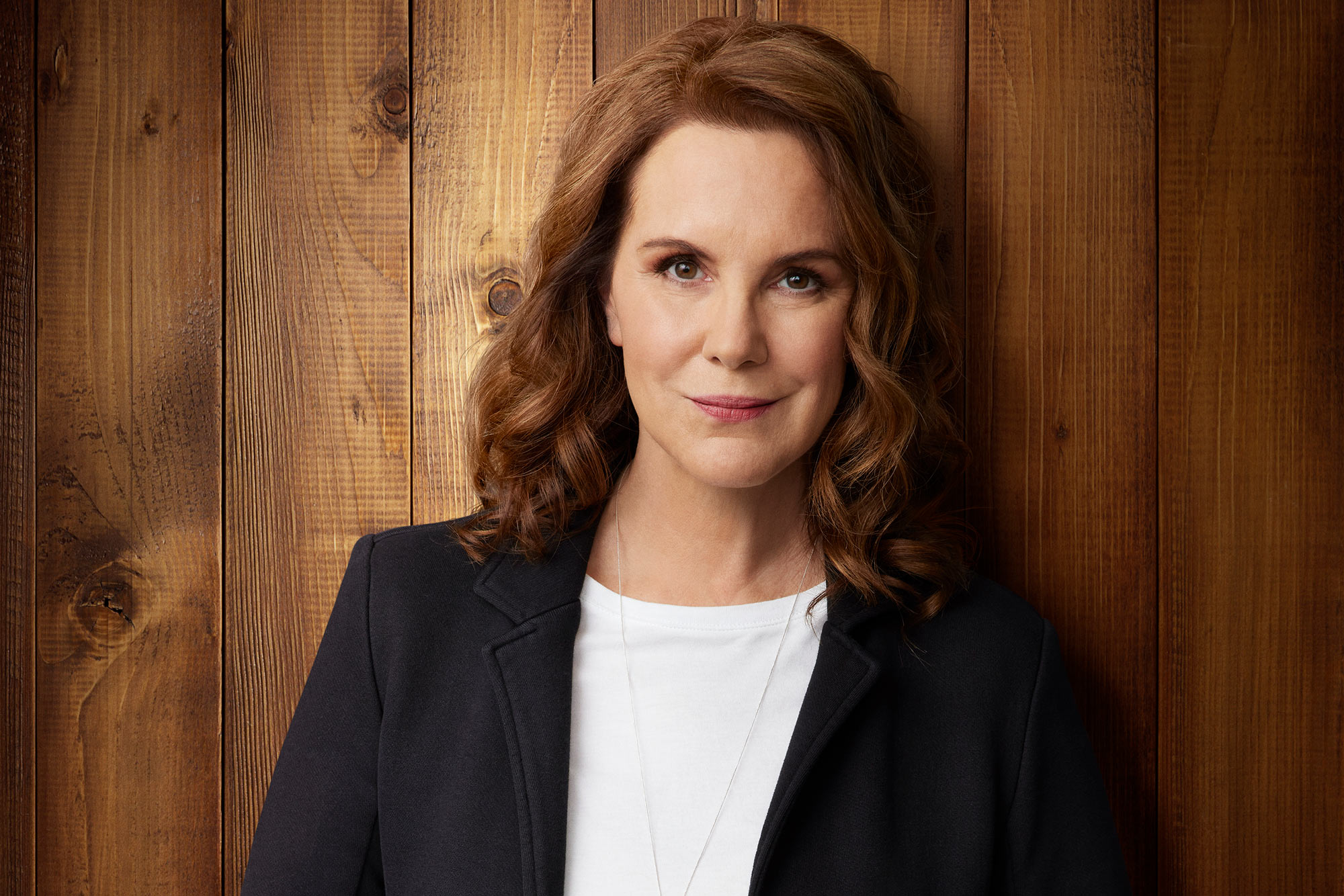 amanda playford add Elizabeth Perkins Hot photo
