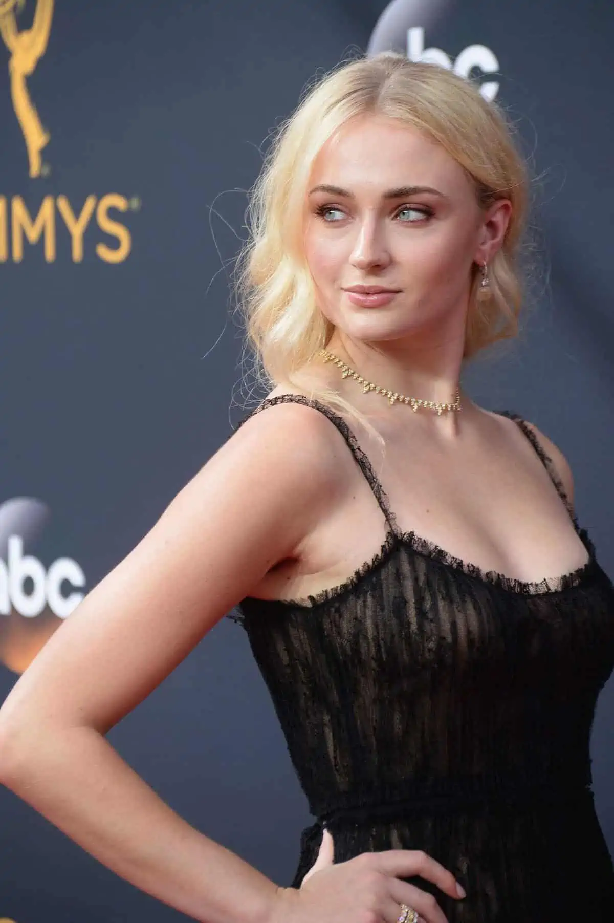 chelsea schafer add Sophie Turner Boobs photo