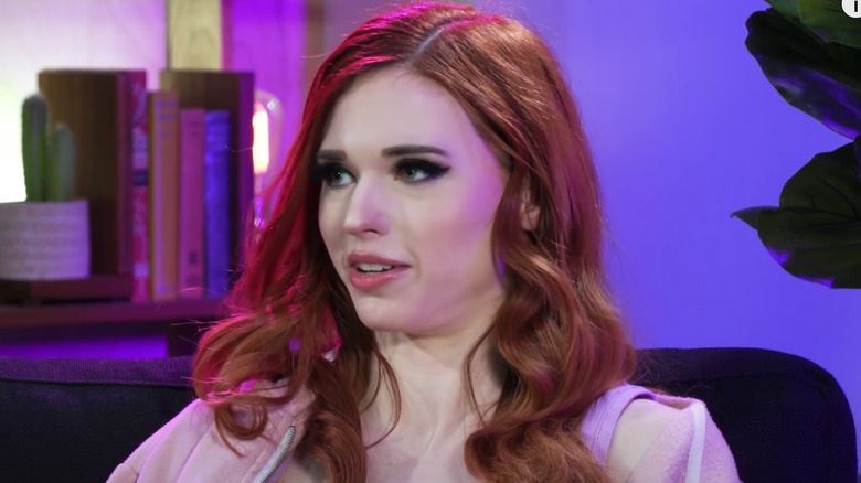 adewole femi add Amouranth Butt photo