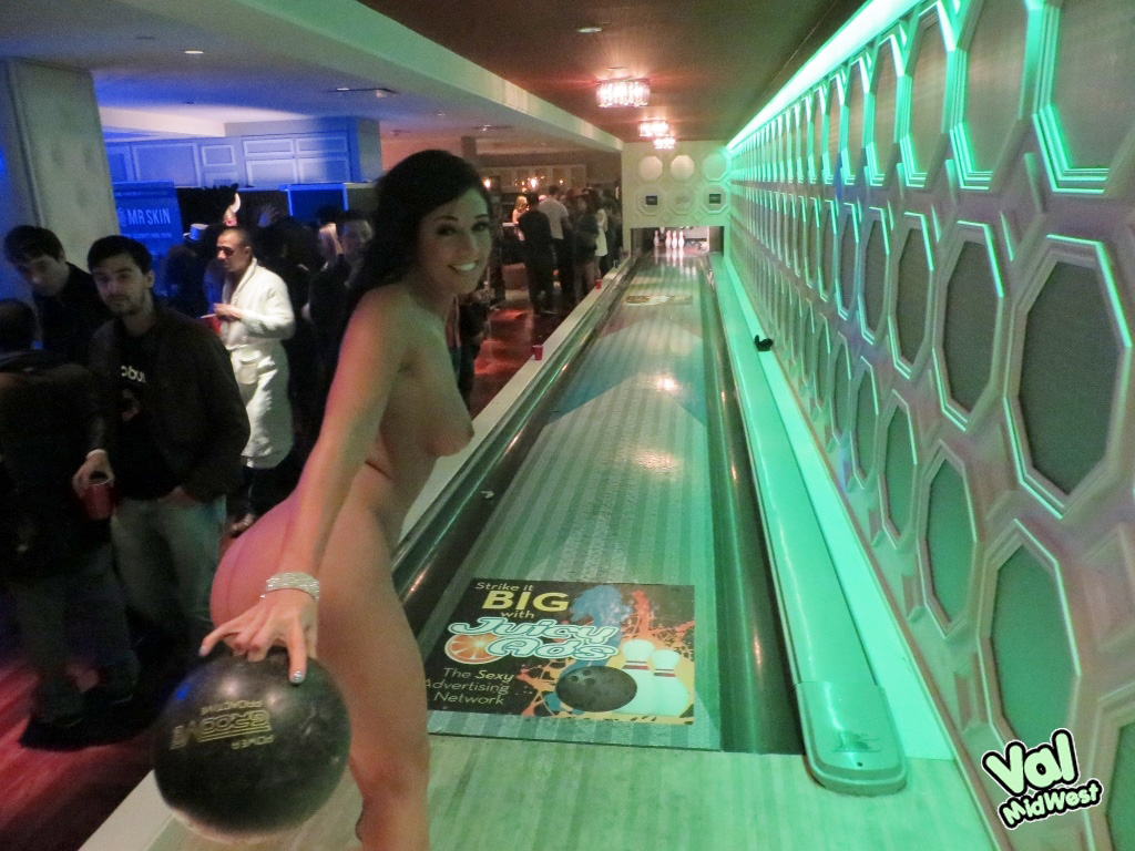 alysha eyre add Bowling In The Nude photo